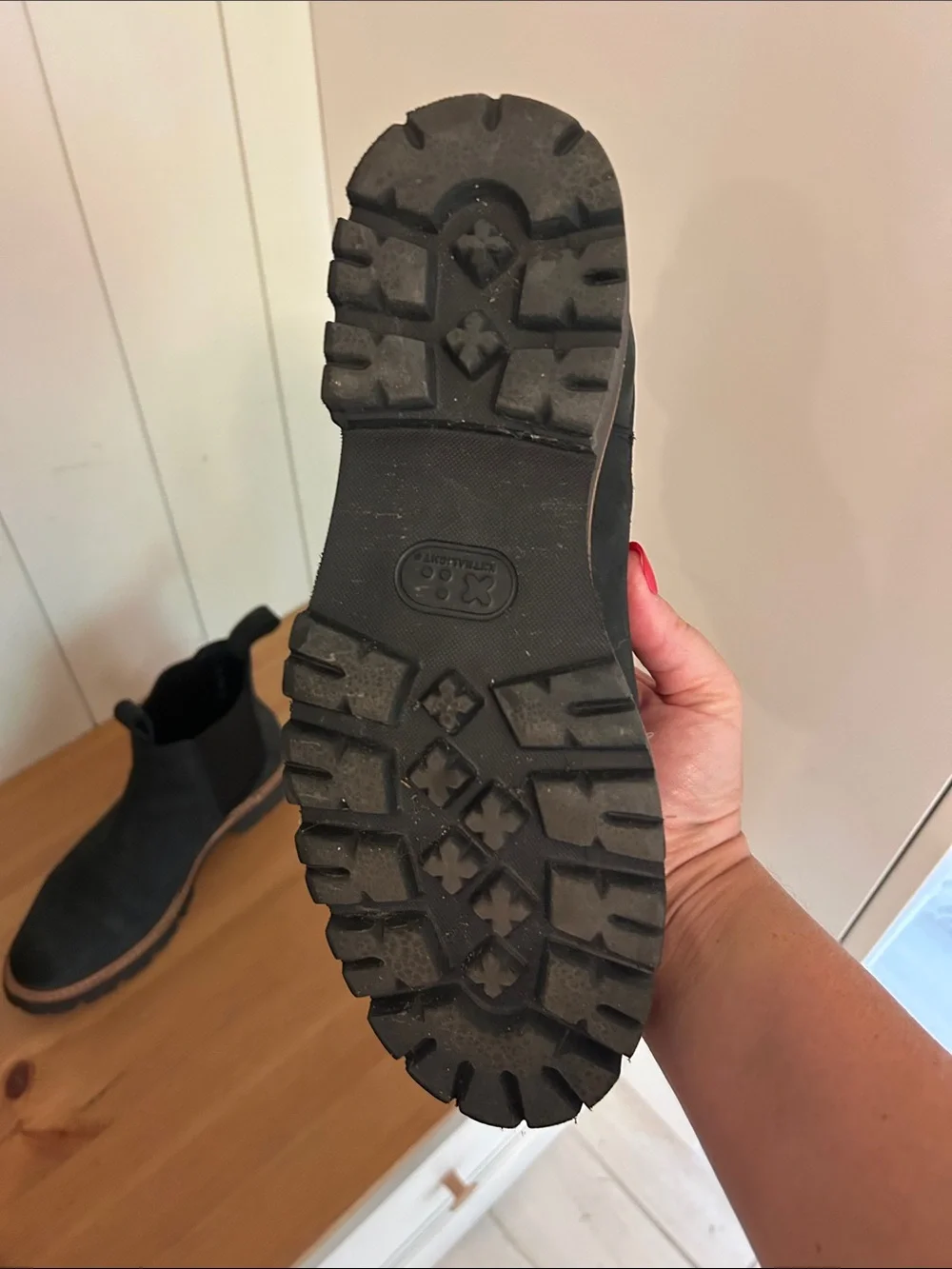 Nisolo comfortable black